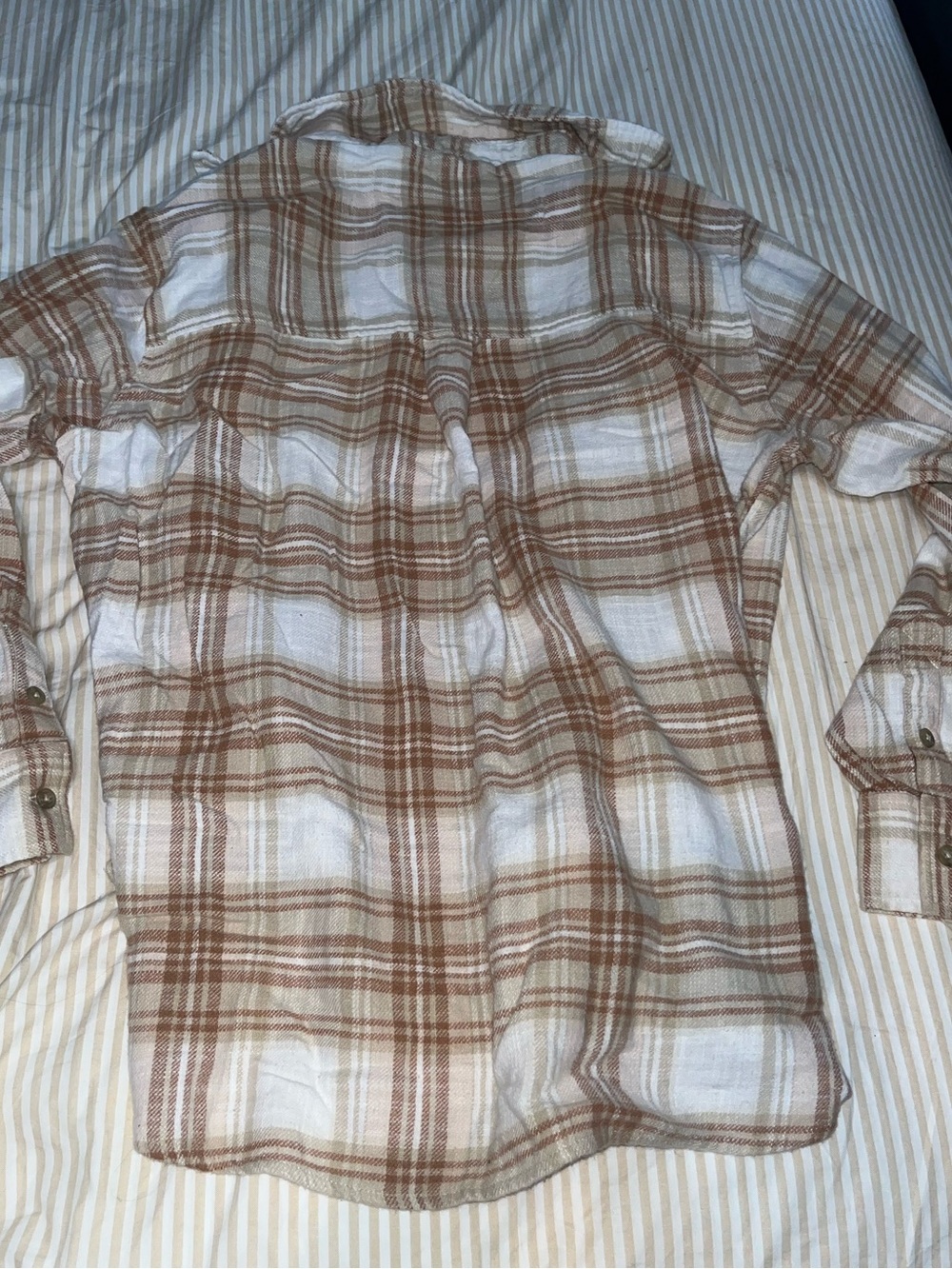 Plaid flannel - Picture 4 of 4